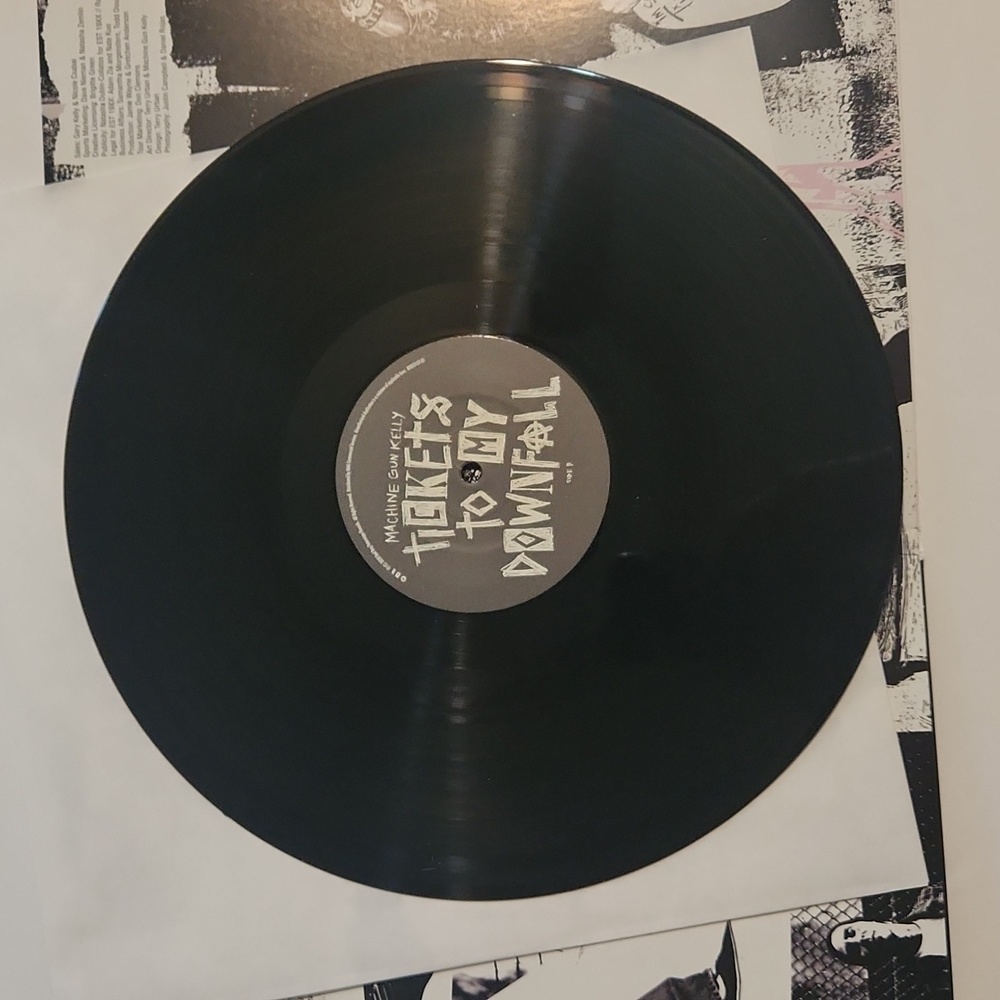 "Tickets to my Downfall" Vinyl - by Machine Gun Kelly - Alternate Cover - Picture 7 of 7